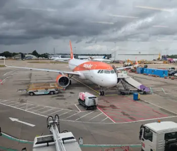 greenford to luton airport